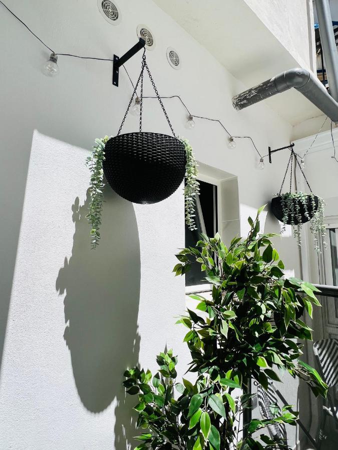 Cool Lofts Alameda Valencia Hotel Exterior photo